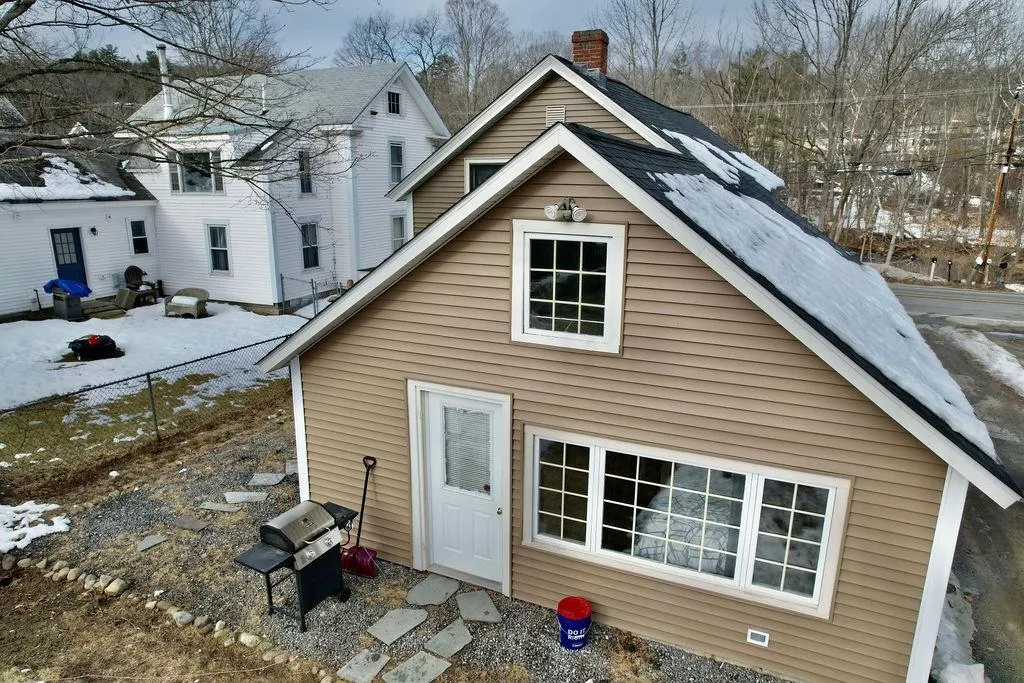 12 River Road New Boston NH 03070