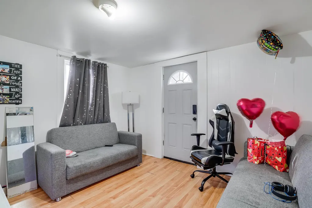 23 Ash Street Nashua NH 03060