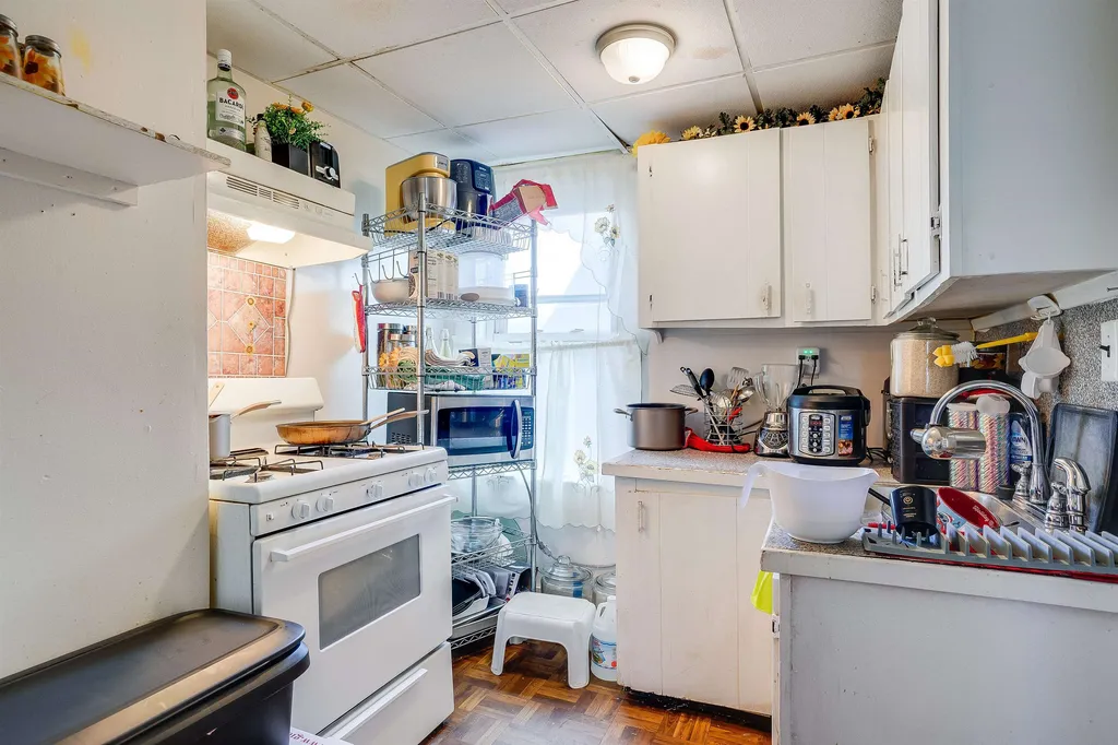 23 Ash Street Nashua NH 03060
