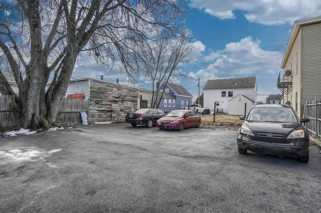 23 Ash Street Nashua NH 03060