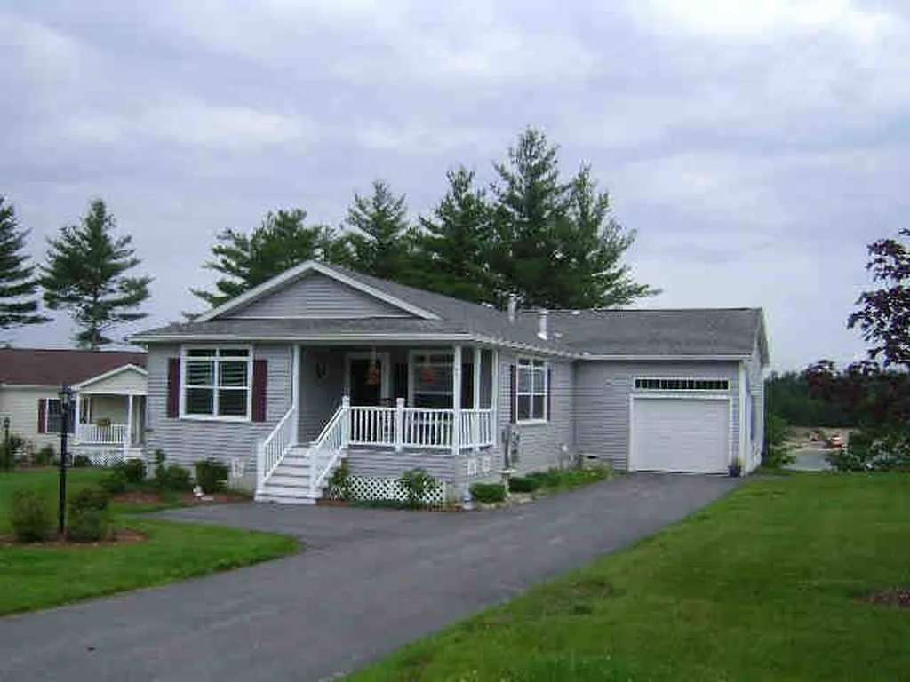 35 Sawmill Ridge Sandown NH 03873