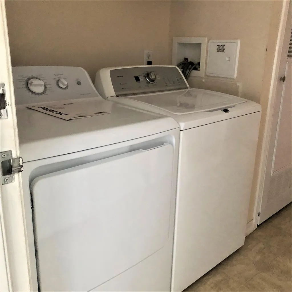 35 Sawmill Ridge Sandown NH 03873