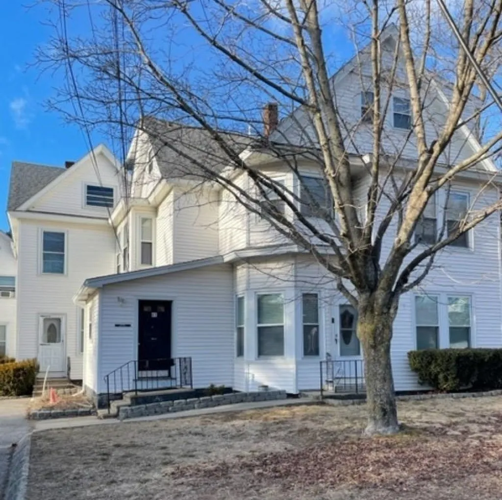 41 W Broadway Street Derry NH 03038