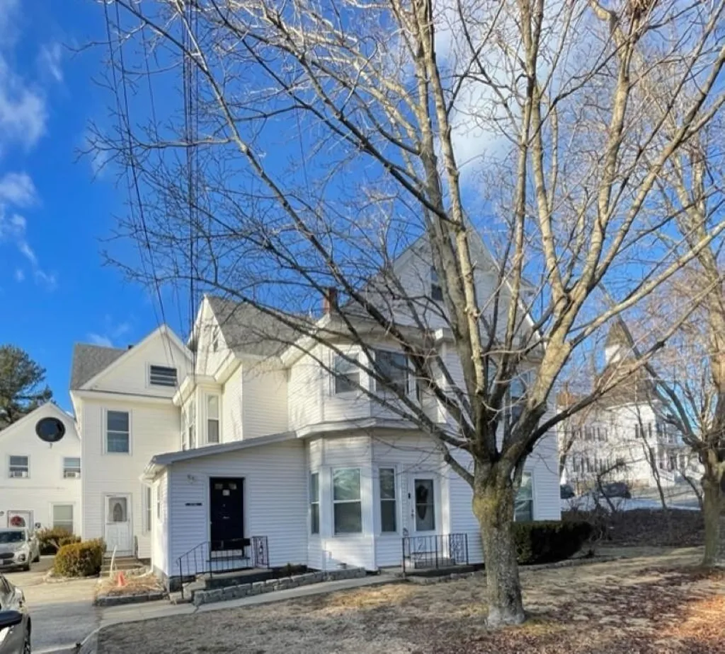 41 W Broadway Street Derry NH 03038