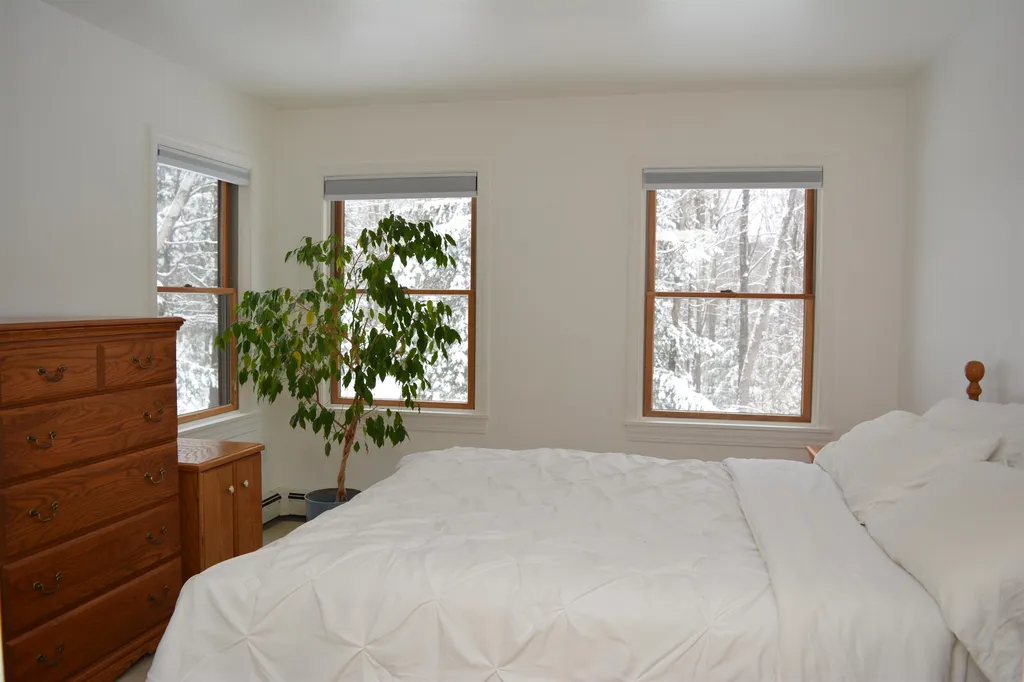 6 Hickory Overlook Enfield NH 03748