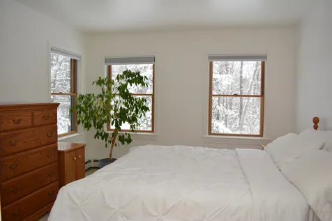6 Hickory Overlook Enfield NH 03748