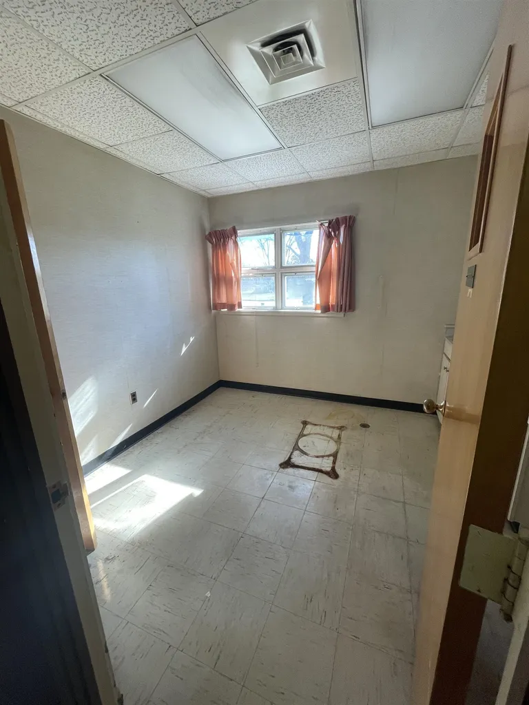 28 Vermont Avenue Colchester VT 05446