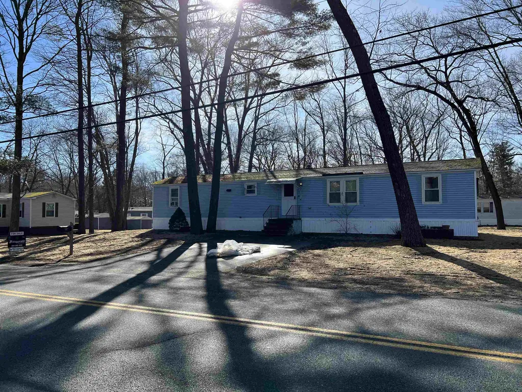 14 Lower Collins Street Seabrook NH 03874