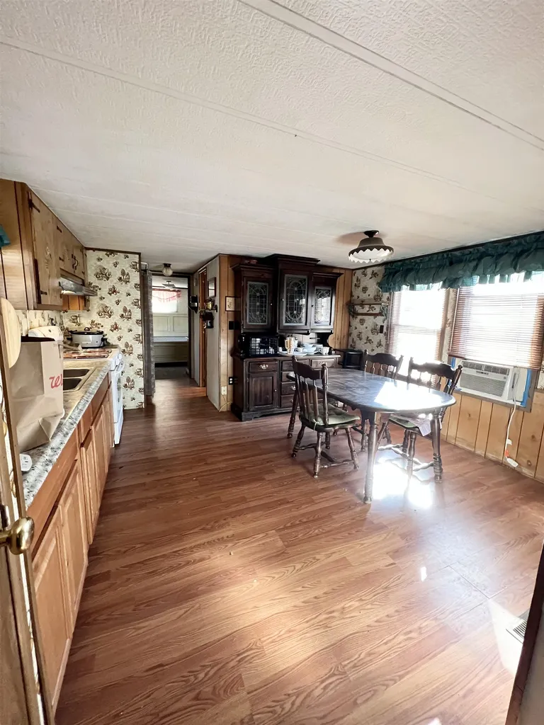 14 Lower Collins Street Seabrook NH 03874
