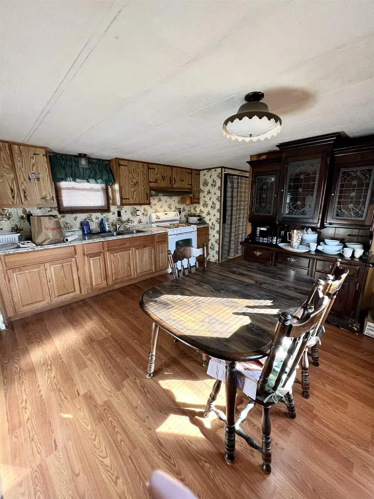 14 Lower Collins Street Seabrook NH 03874