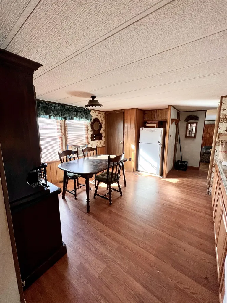 14 Lower Collins Street Seabrook NH 03874