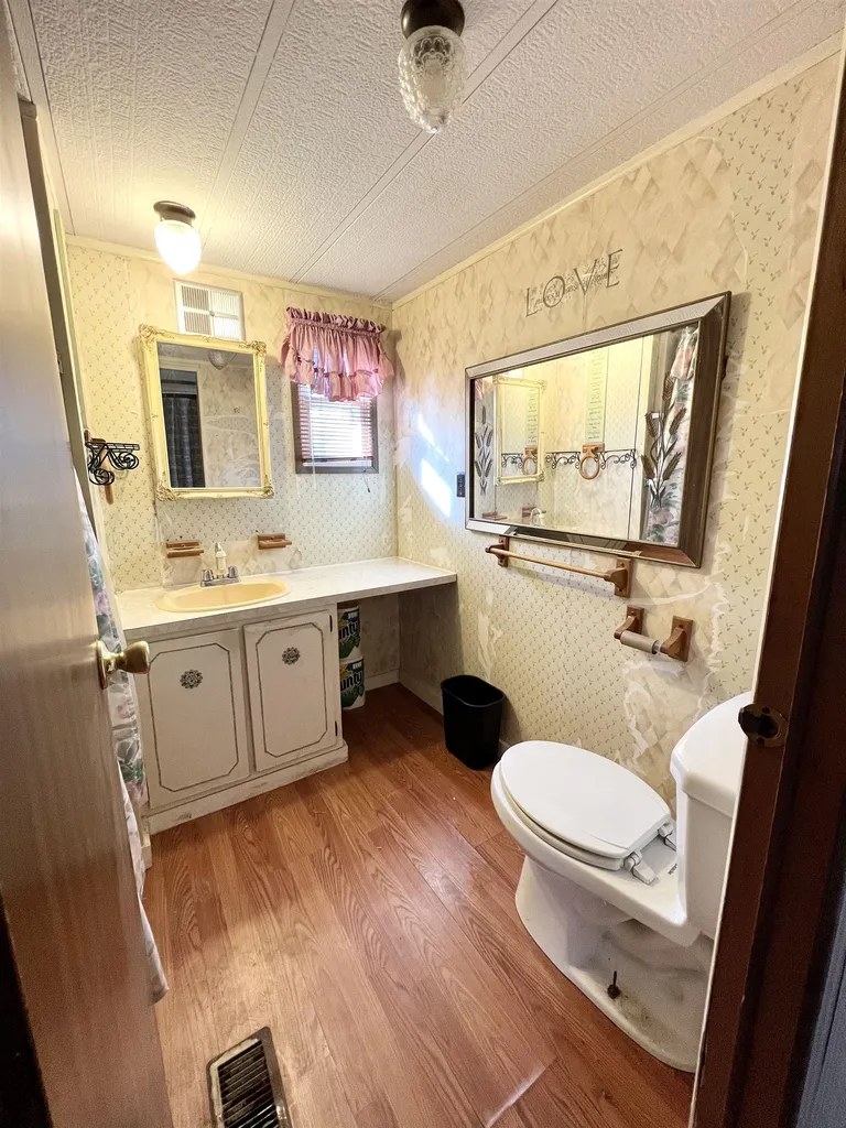 14 Lower Collins Street Seabrook NH 03874