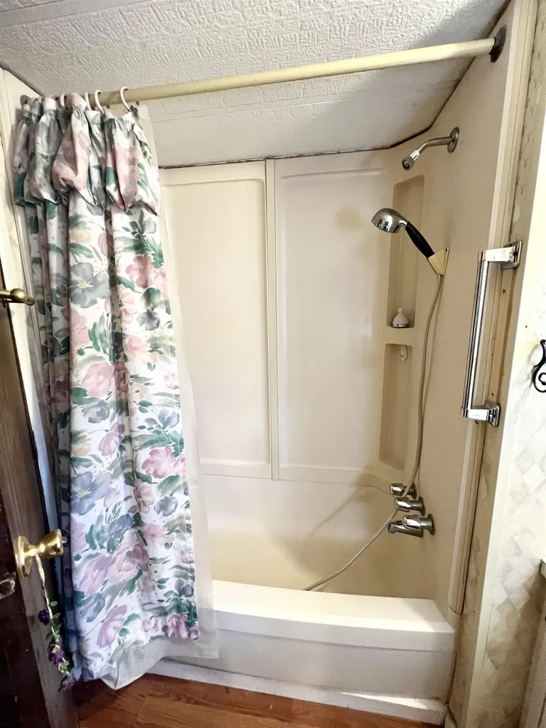14 Lower Collins Street Seabrook NH 03874
