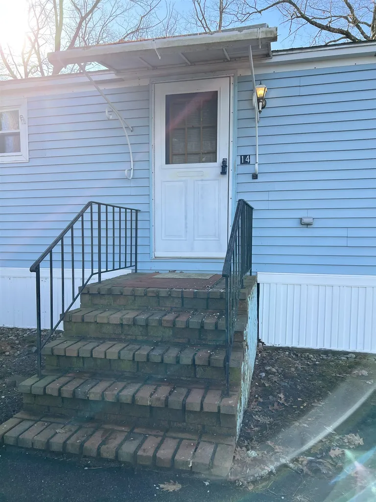 14 Lower Collins Street Seabrook NH 03874