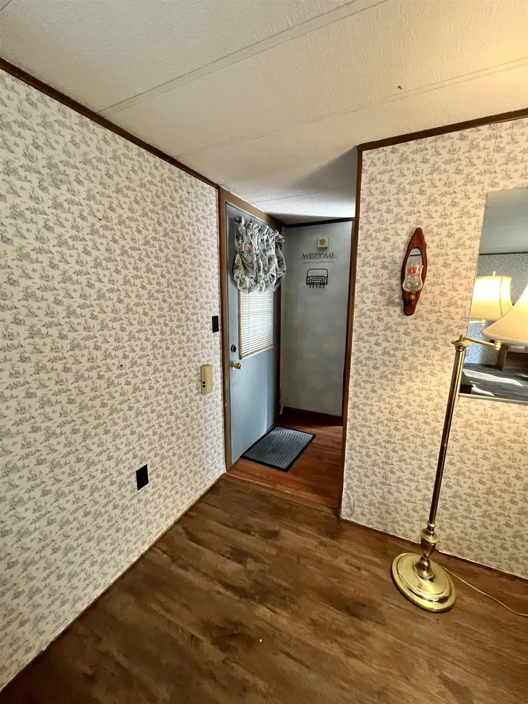 14 Lower Collins Street Seabrook NH 03874