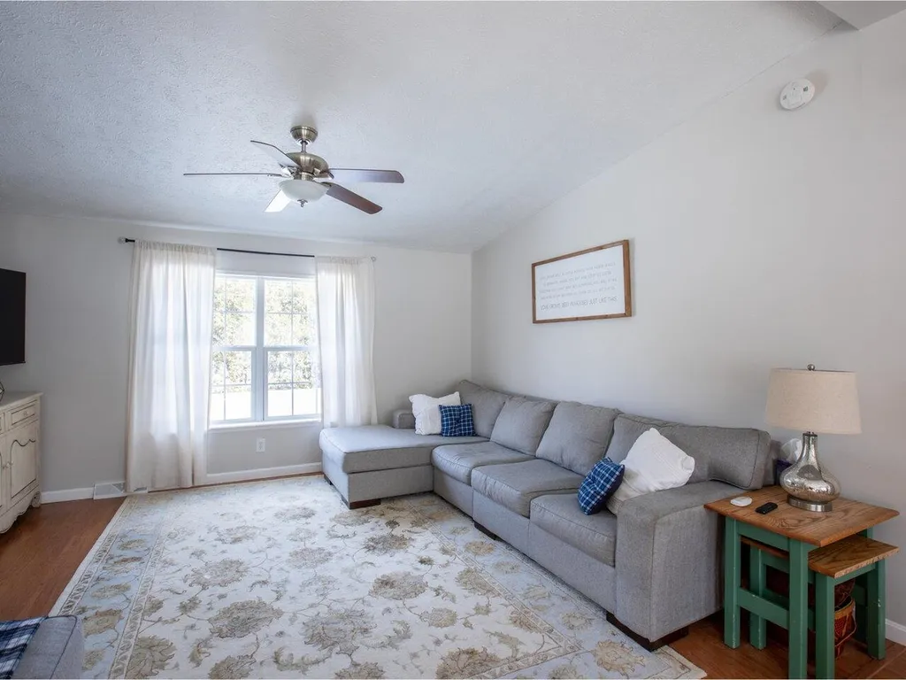 33 Roberts Park West Road Huntington VT 05462