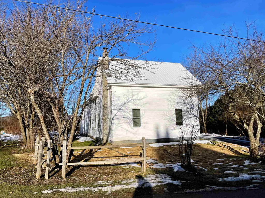 106 New Street Albany VT 05820