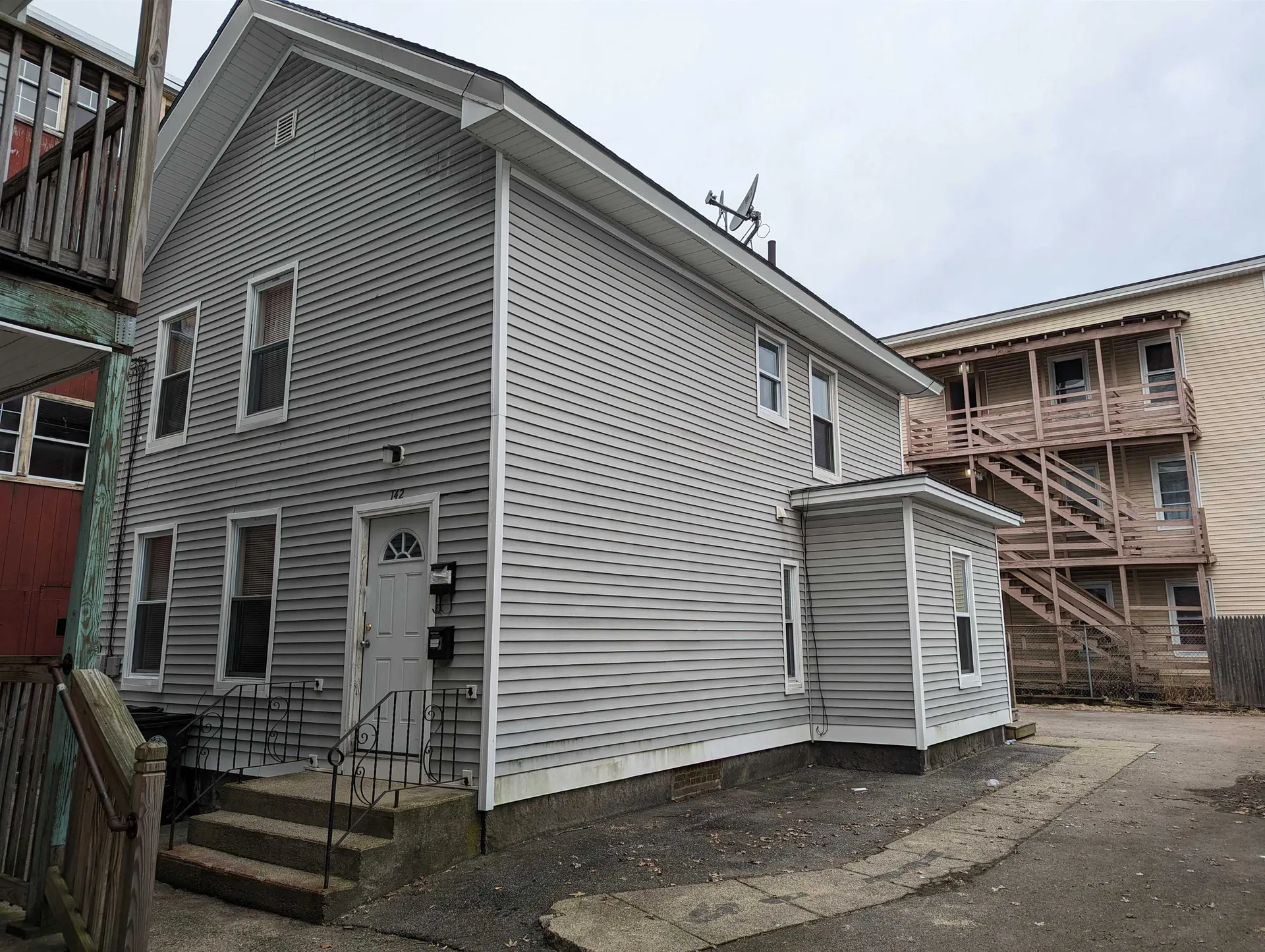 142 Pearl Street Manchester NH 03104