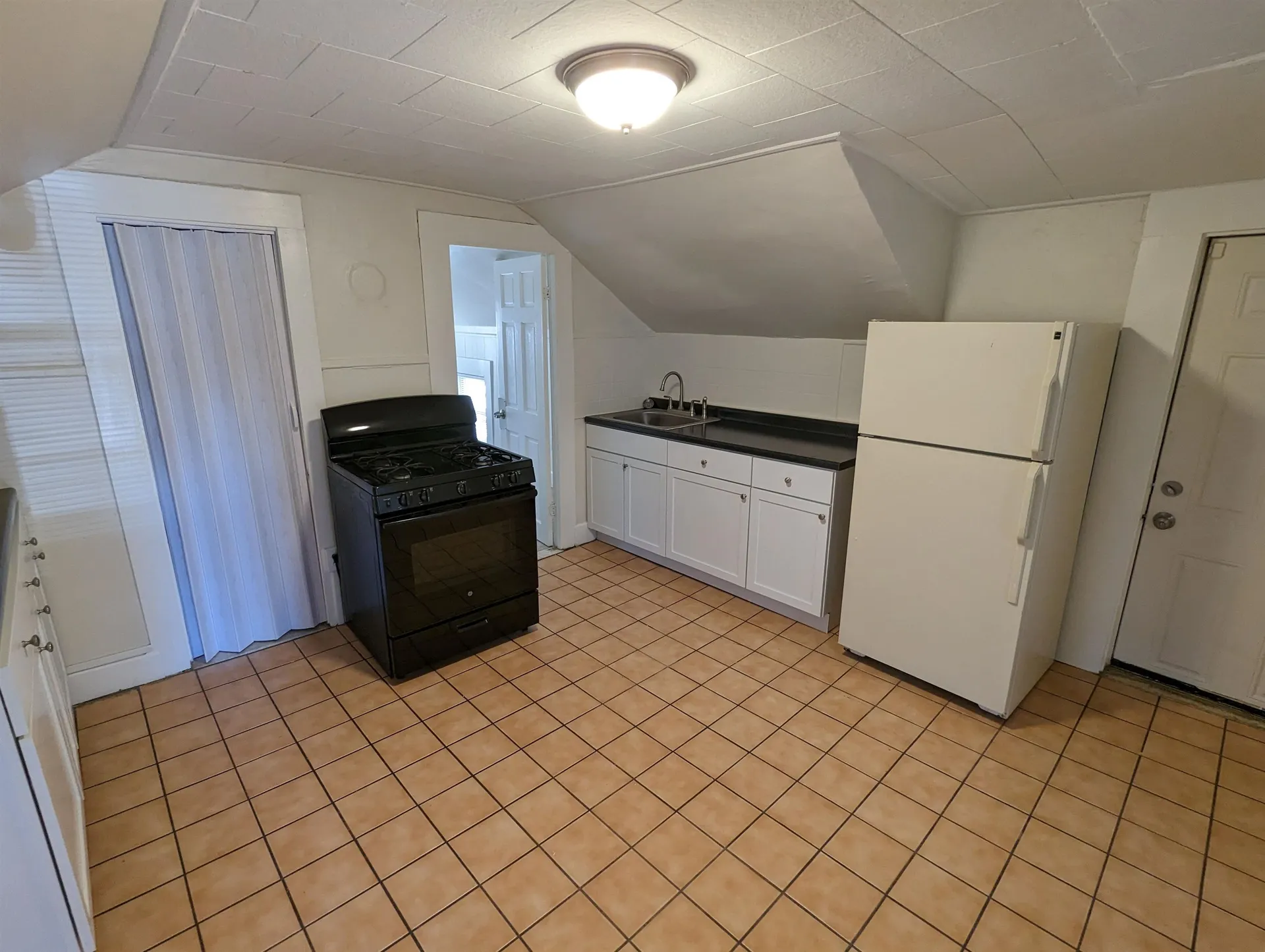 142 Pearl Street Manchester NH 03104