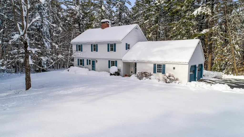 195 Pine Hill Road New London NH 03257