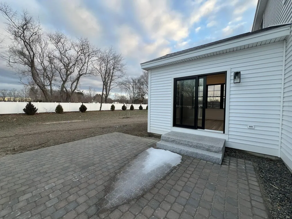 118 Sage Lane Portsmouth NH 03801