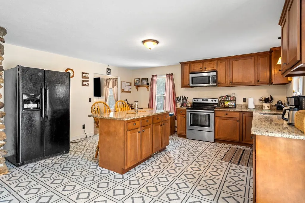 29 Stevens Hill Road Nottingham NH 03290
