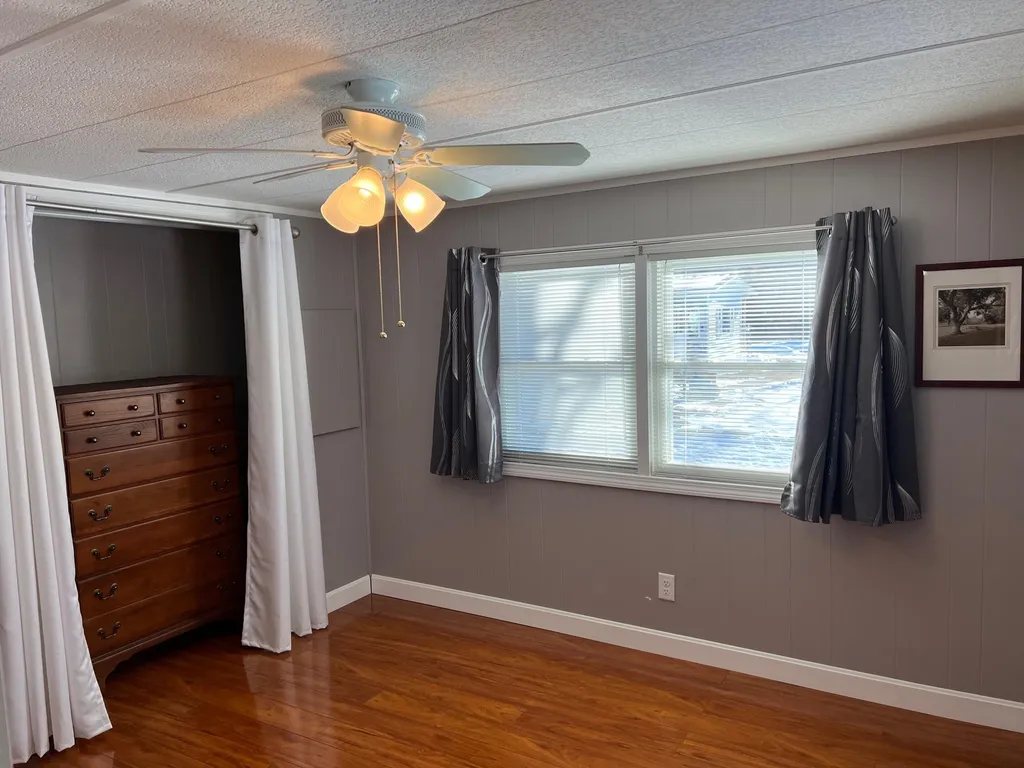 11 Circlefield Drive Nashua NH 03062
