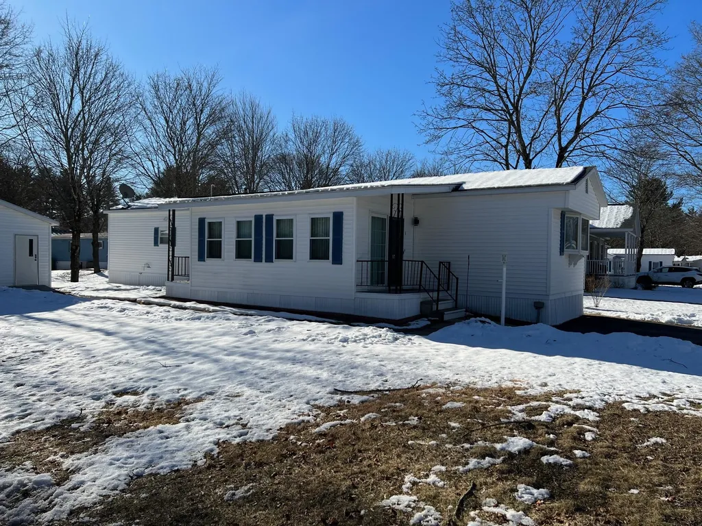 11 Circlefield Drive Nashua NH 03062