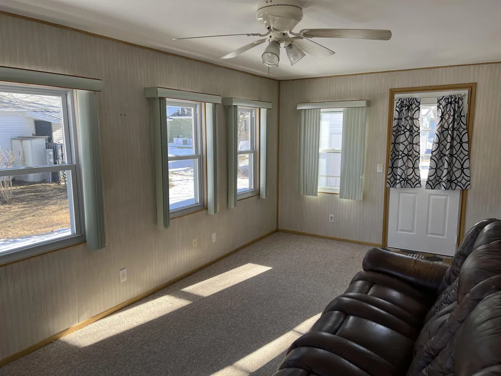 11 Circlefield Drive Nashua NH 03062