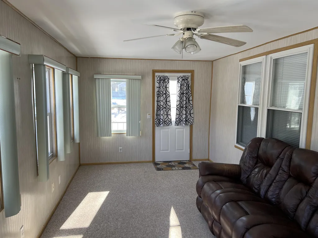 11 Circlefield Drive Nashua NH 03062