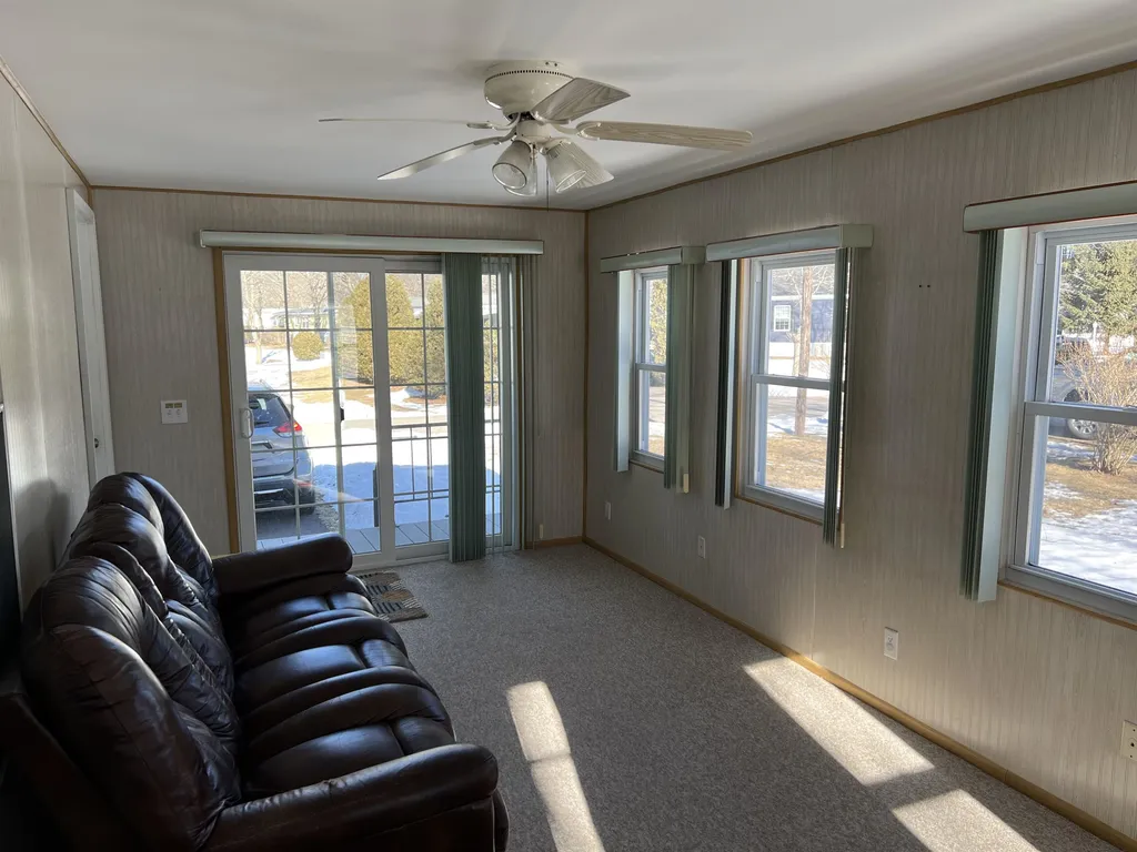 11 Circlefield Drive Nashua NH 03062