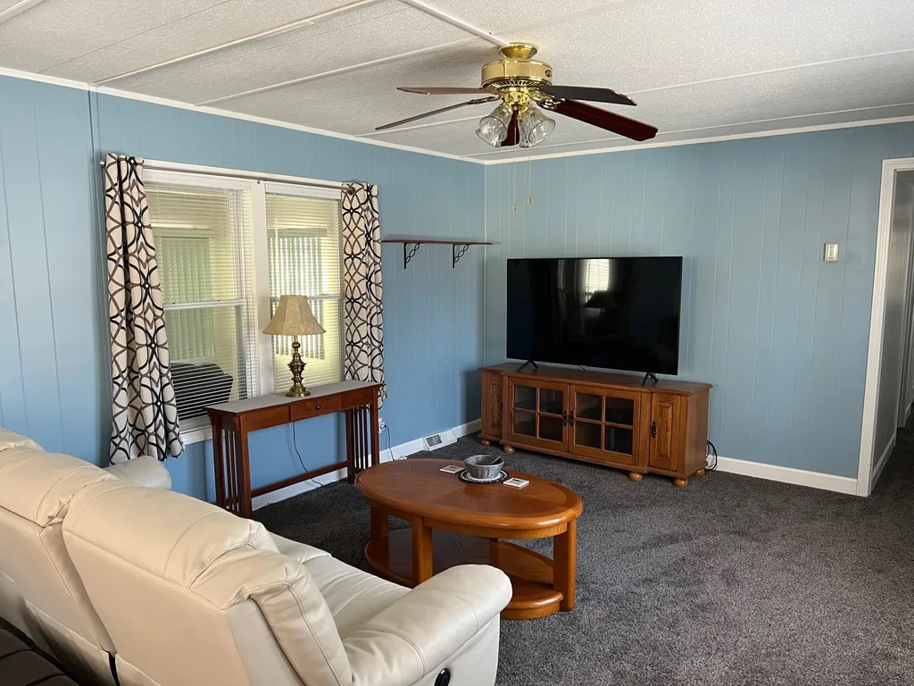 11 Circlefield Drive Nashua NH 03062