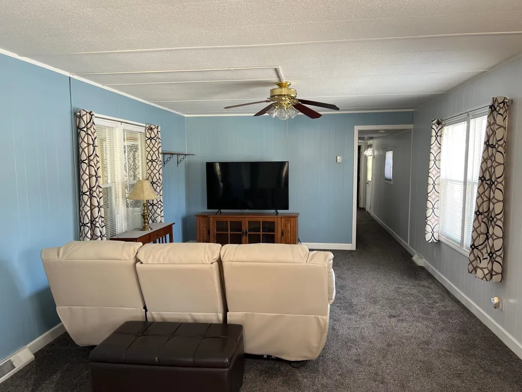 11 Circlefield Drive Nashua NH 03062
