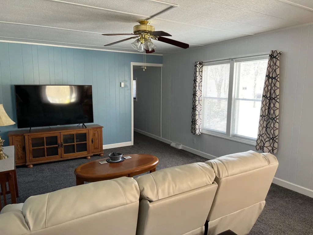 11 Circlefield Drive Nashua NH 03062