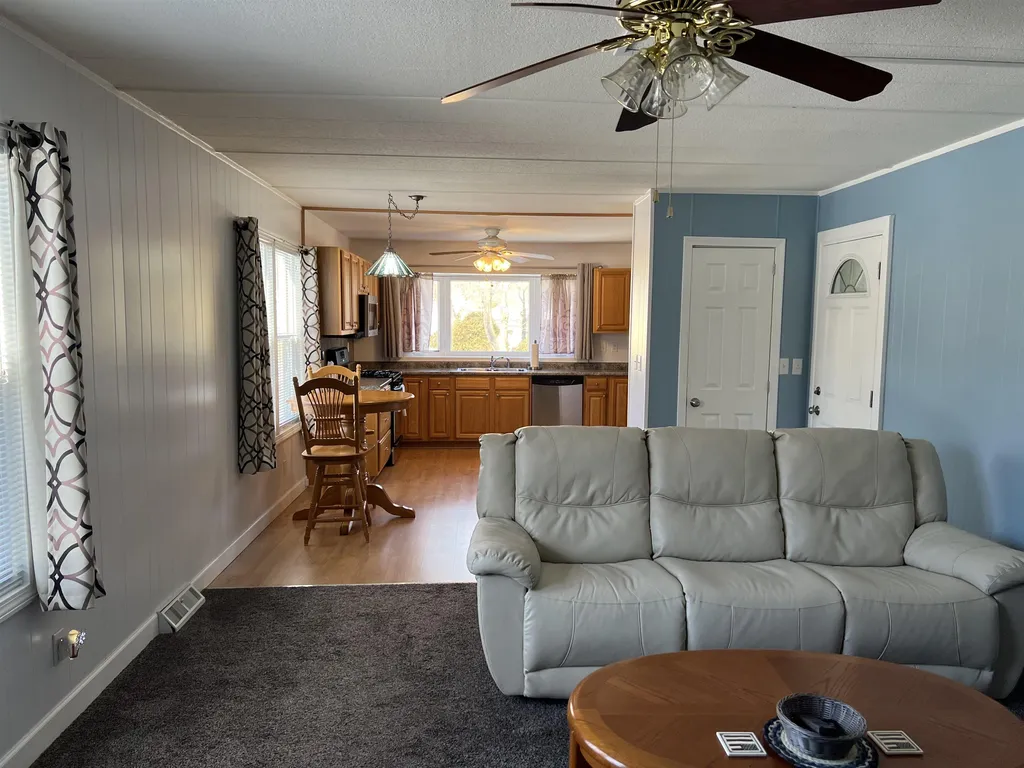 11 Circlefield Drive Nashua NH 03062
