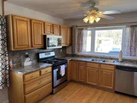 11 Circlefield Drive Nashua NH 03062