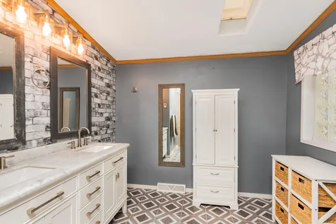 130 Sunwood Lane Bristol VT 05443