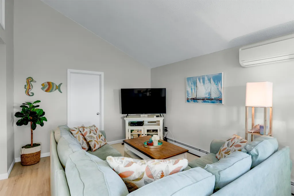 55 Glade Path Hampton NH 03842