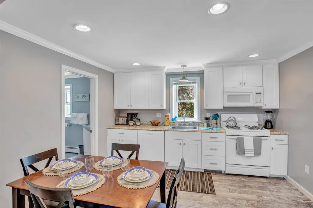 55 Glade Path Hampton NH 03842