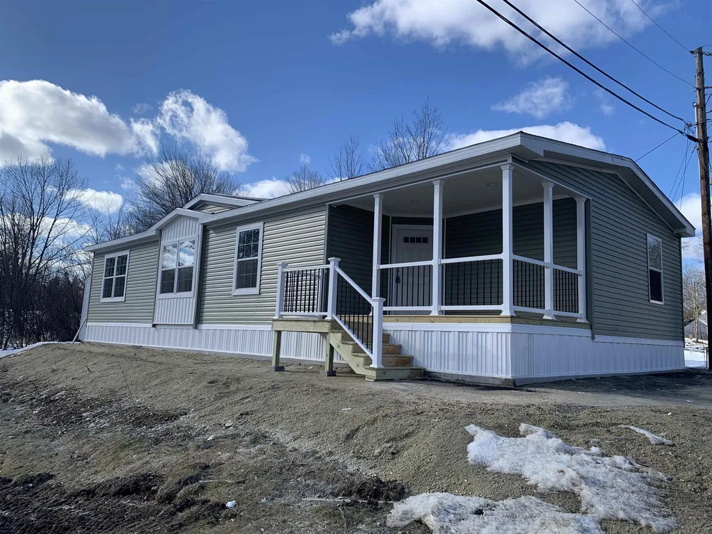 23 Dartmouth Circle Newmarket NH 03857