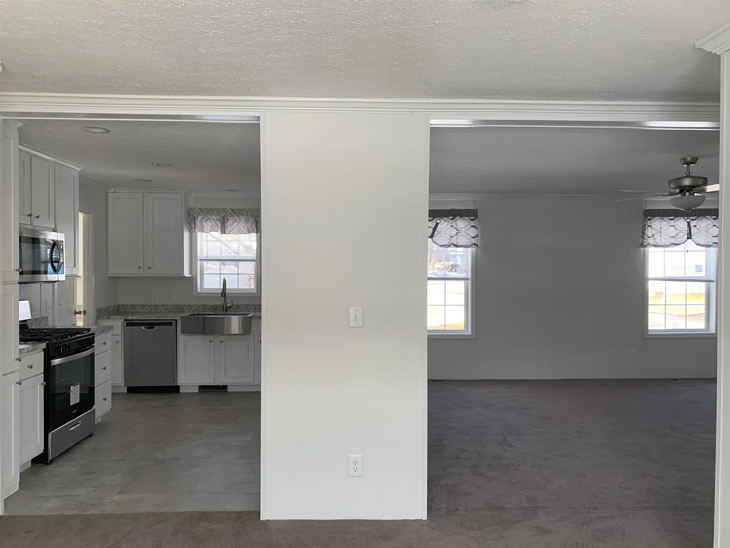 23 Dartmouth Circle Newmarket NH 03857