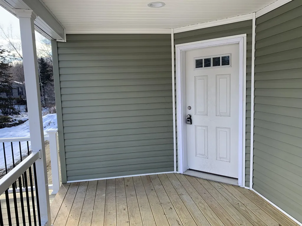 23 Dartmouth Circle Newmarket NH 03857