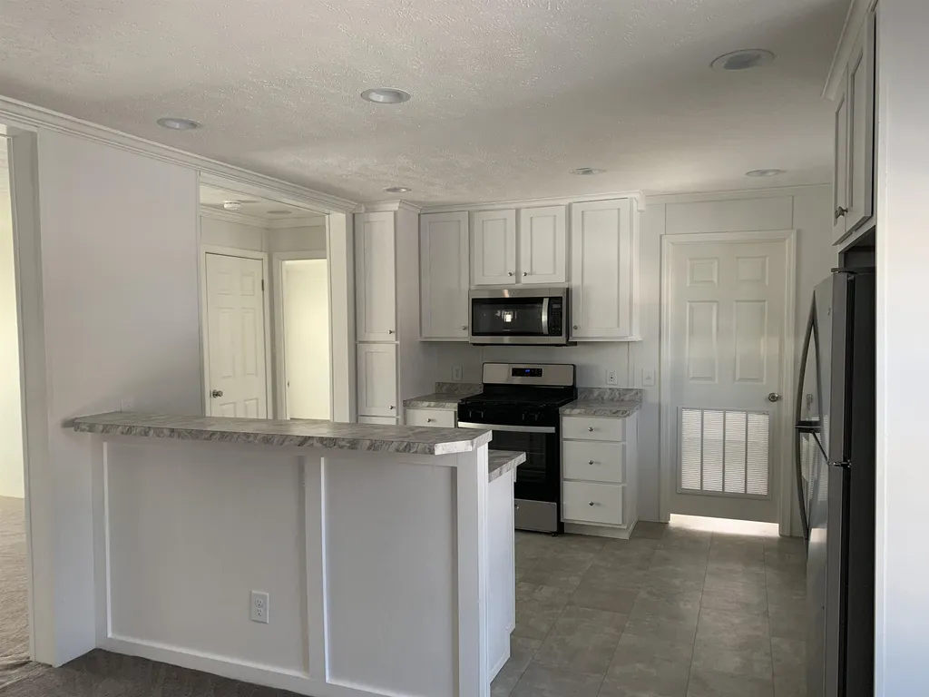 23 Dartmouth Circle Newmarket NH 03857