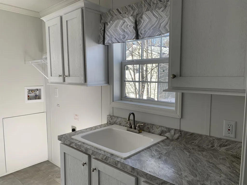 23 Dartmouth Circle Newmarket NH 03857