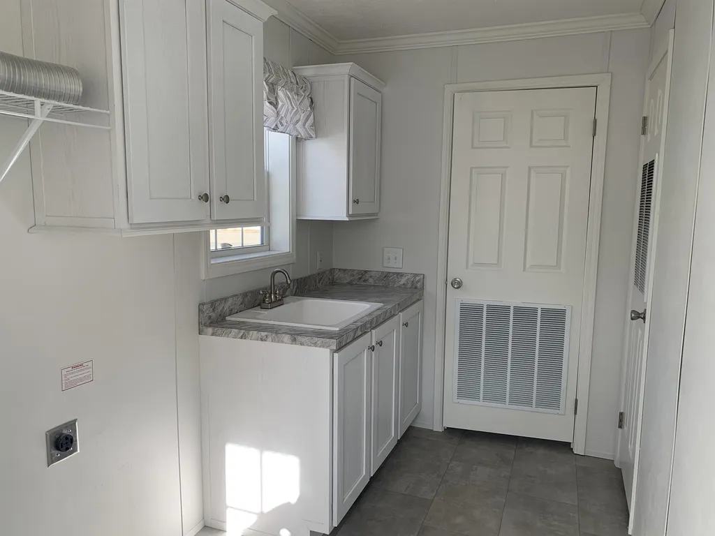 23 Dartmouth Circle Newmarket NH 03857