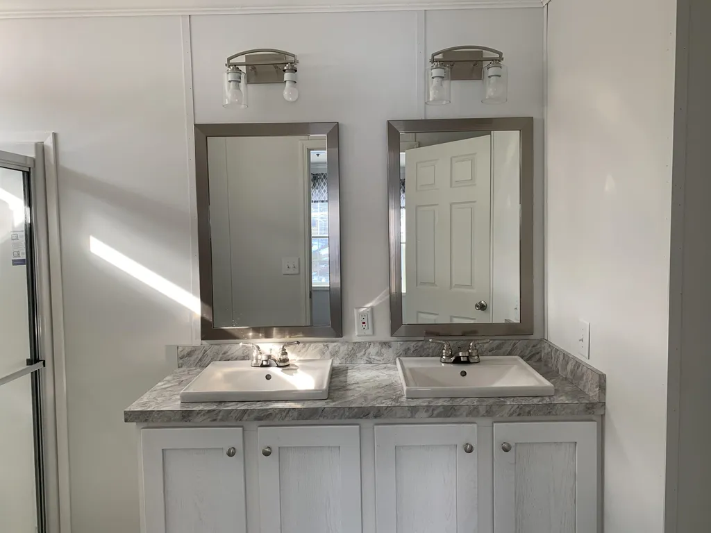 23 Dartmouth Circle Newmarket NH 03857