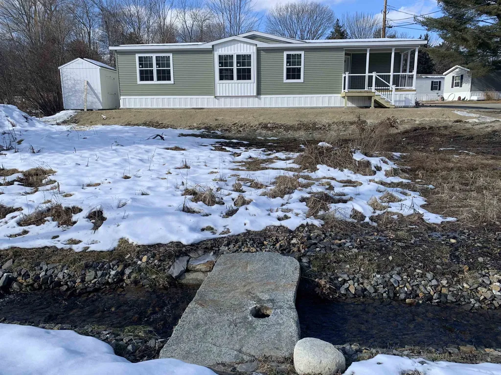 23 Dartmouth Circle Newmarket NH 03857