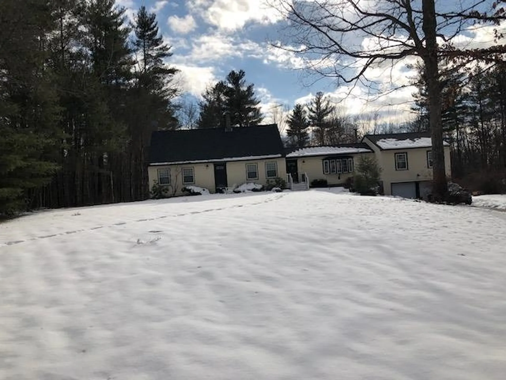 5 Sunset Drive Londonderry NH 03053