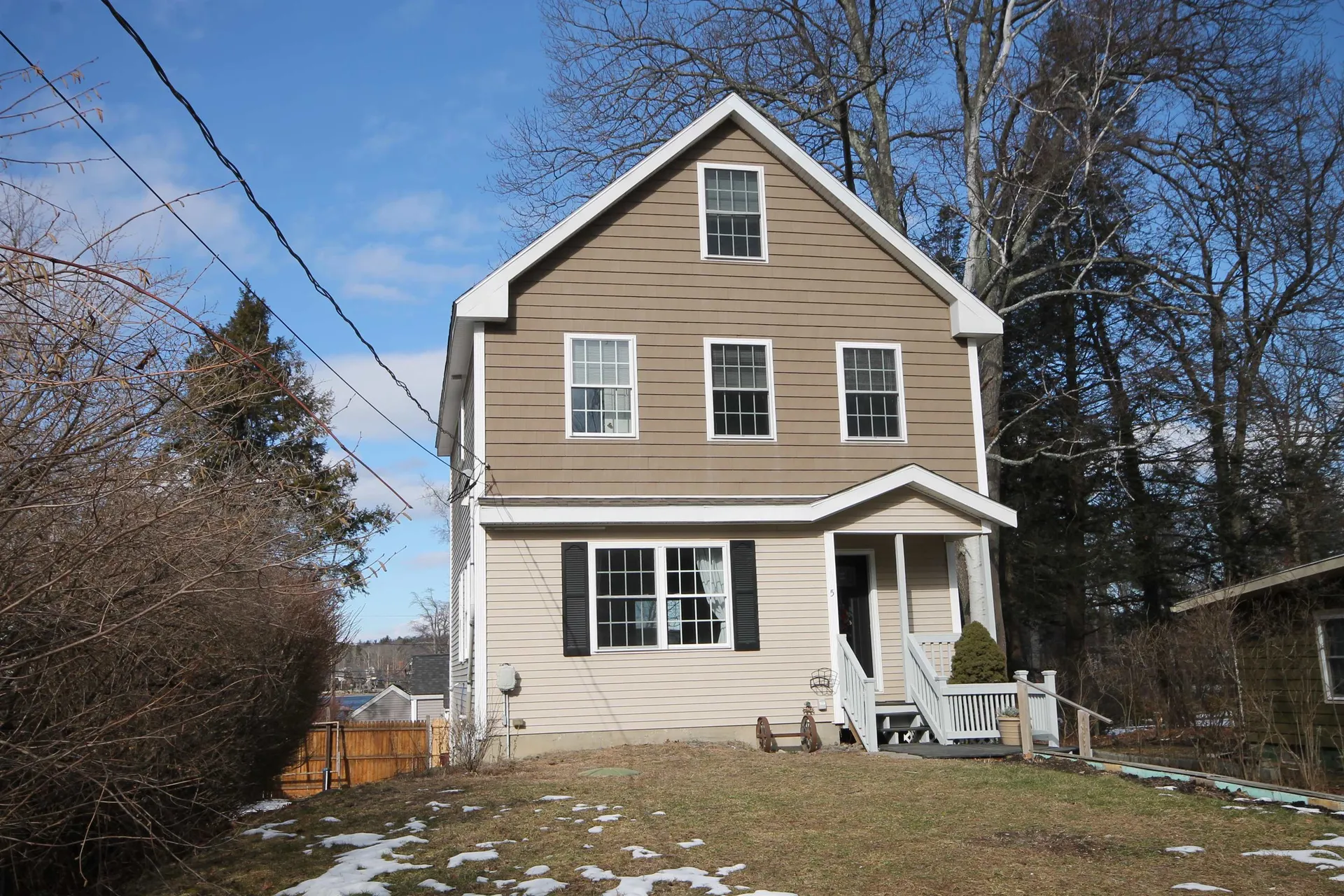 5 Lakeview Street Salem NH 03079
