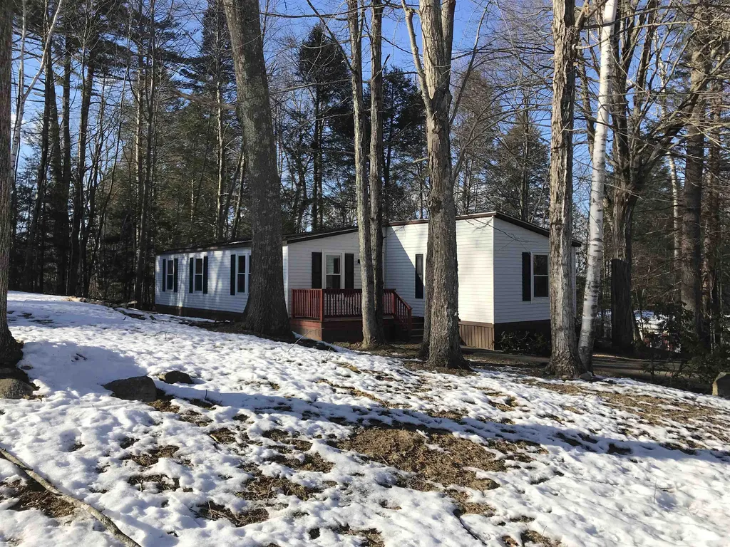 17 Rim Road Danville NH 03819